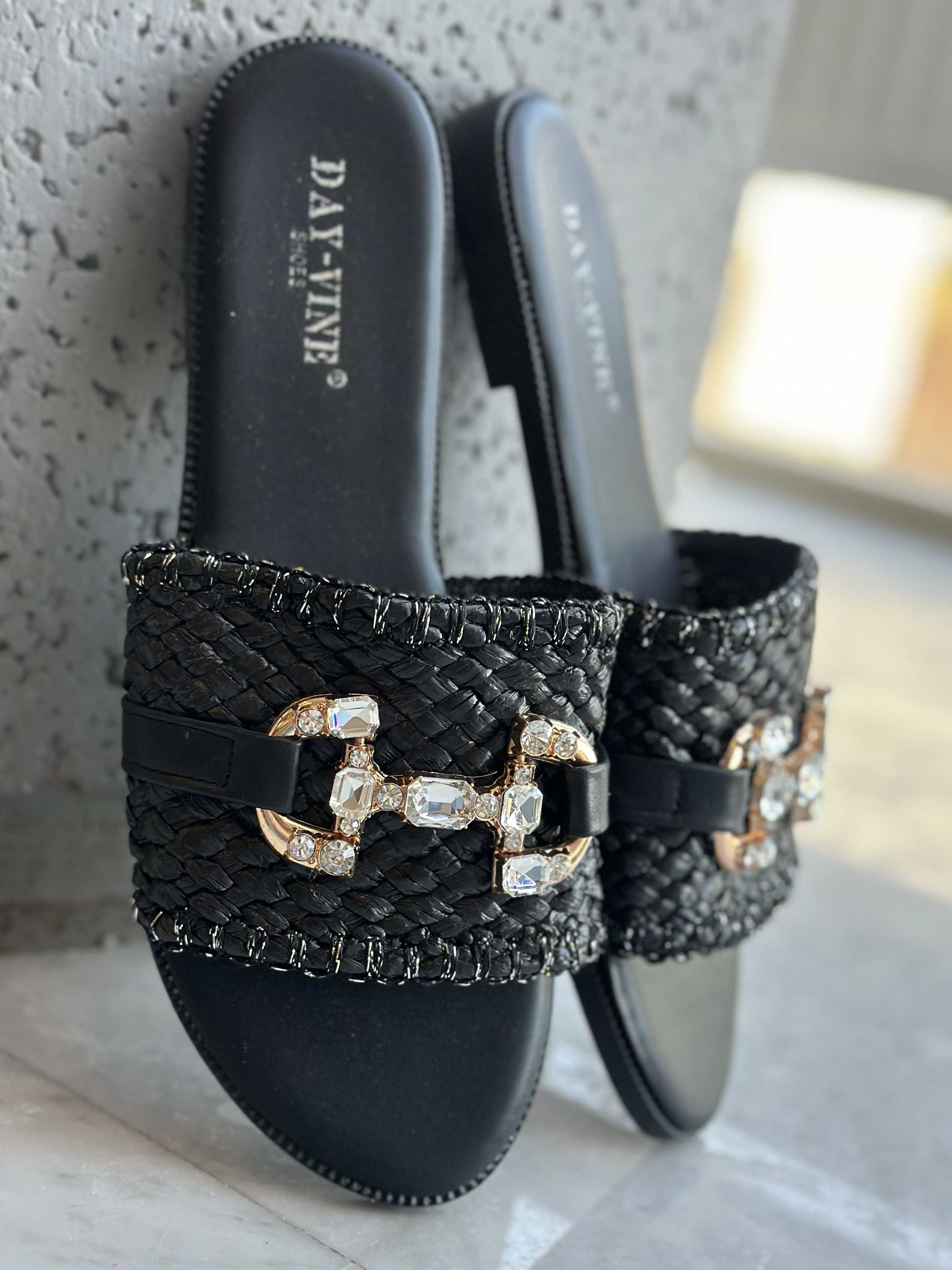 Vicki - Søde sandaler med flet og spænde af similisten